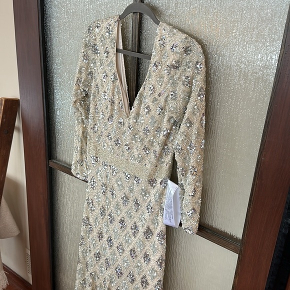 Mac Duggal Geometric Evening Gown in Nude Size 10. - Picture 12 of 15